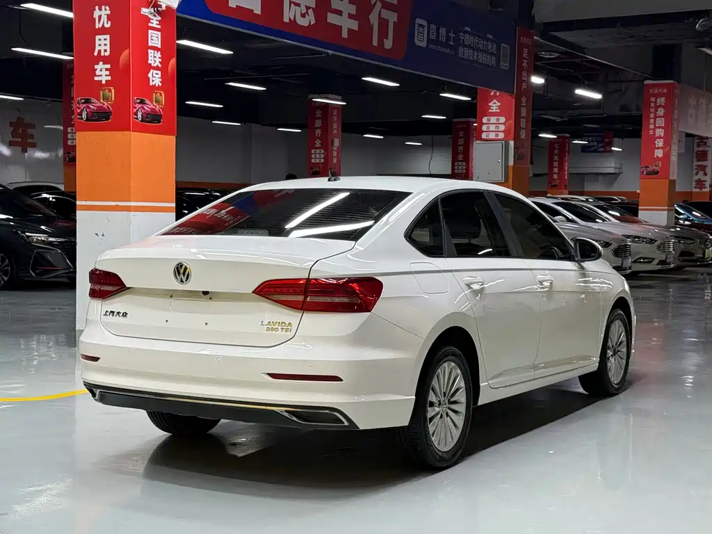 Volkswagen Lavida — миниатюра 5