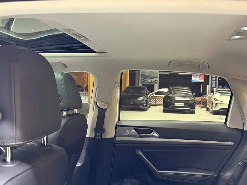 Volkswagen Lavida — миниатюра 11