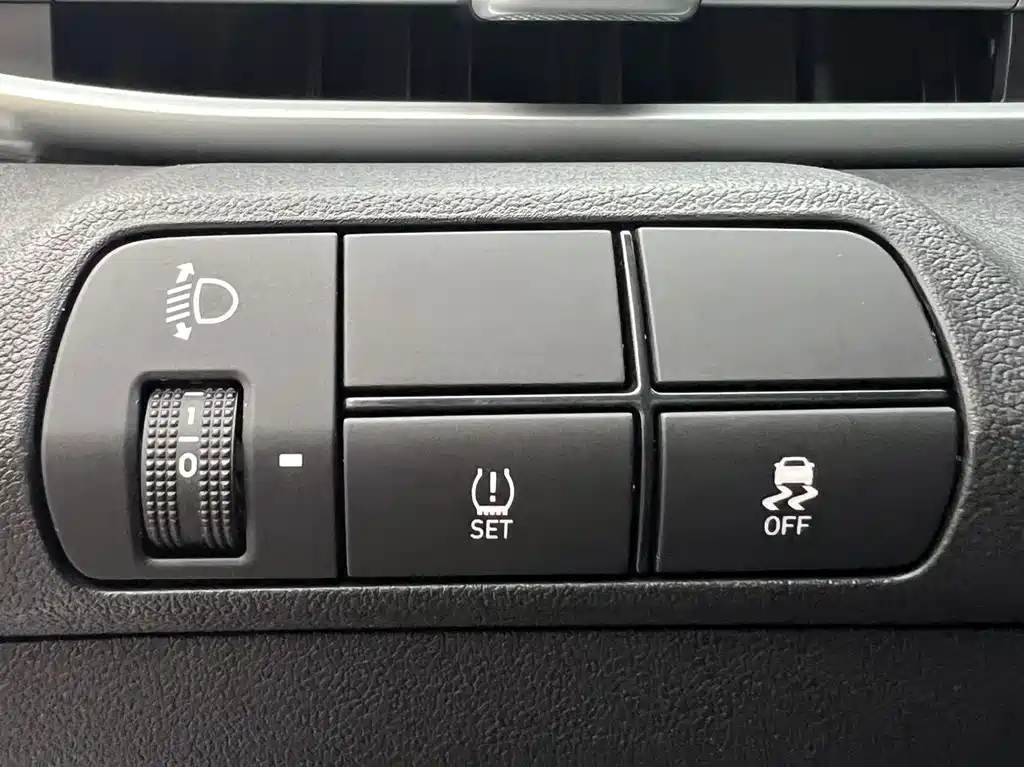 Hyundai Elantra — миниатюра 14