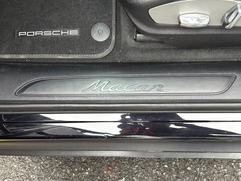 Porsche Macan — миниатюра 16
