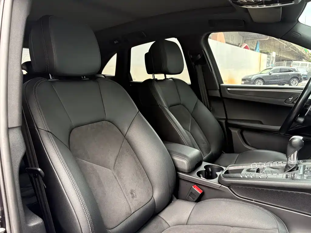 Porsche Macan — миниатюра 13