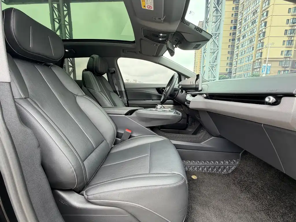 Cadillac IQ — миниатюра 8
