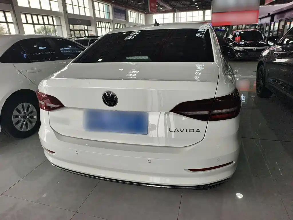 Volkswagen Lavida — миниатюра 6