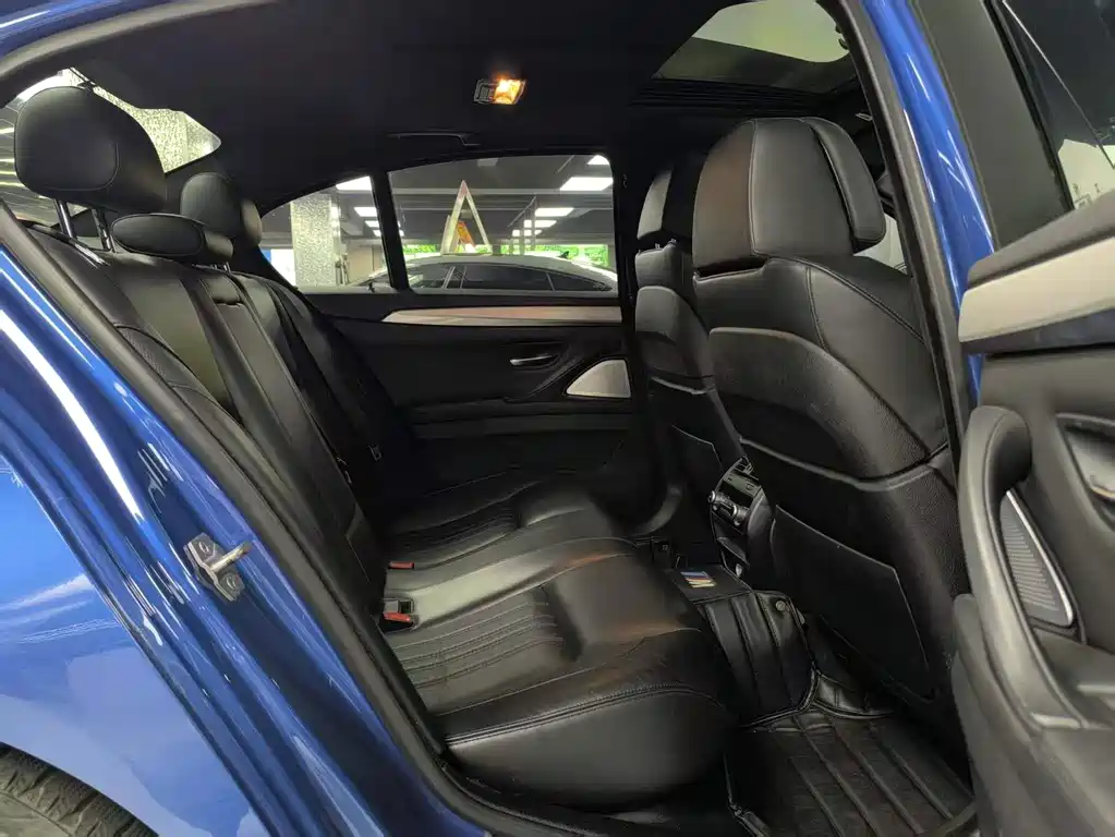 BMW M5 — миниатюра 14