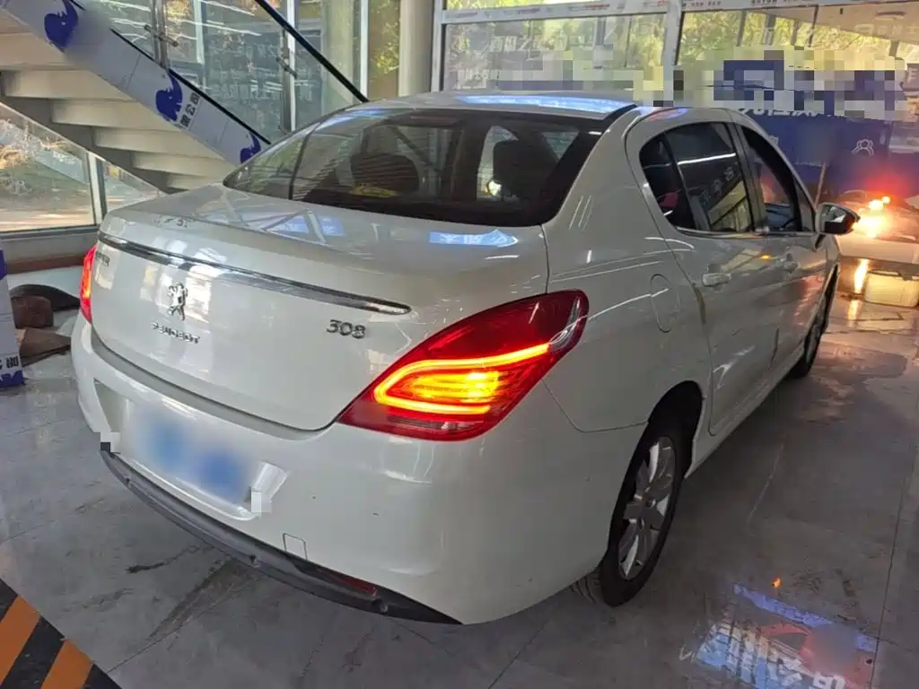 Peugeot 308 — миниатюра 7