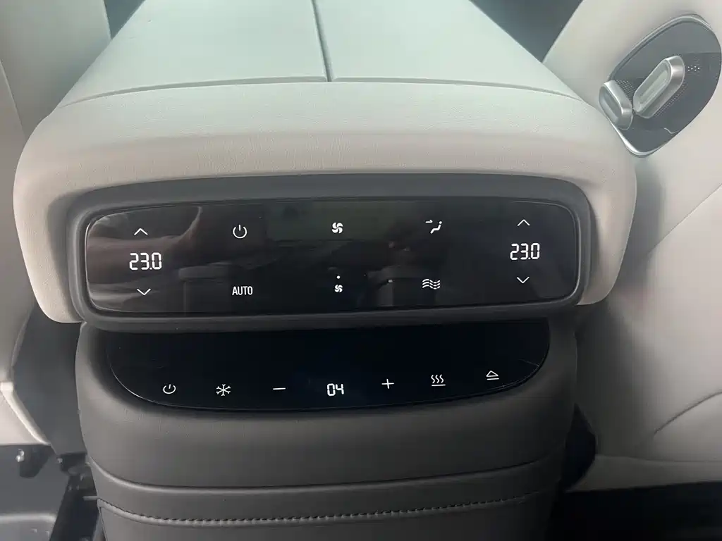 XPeng X9 — миниатюра 16