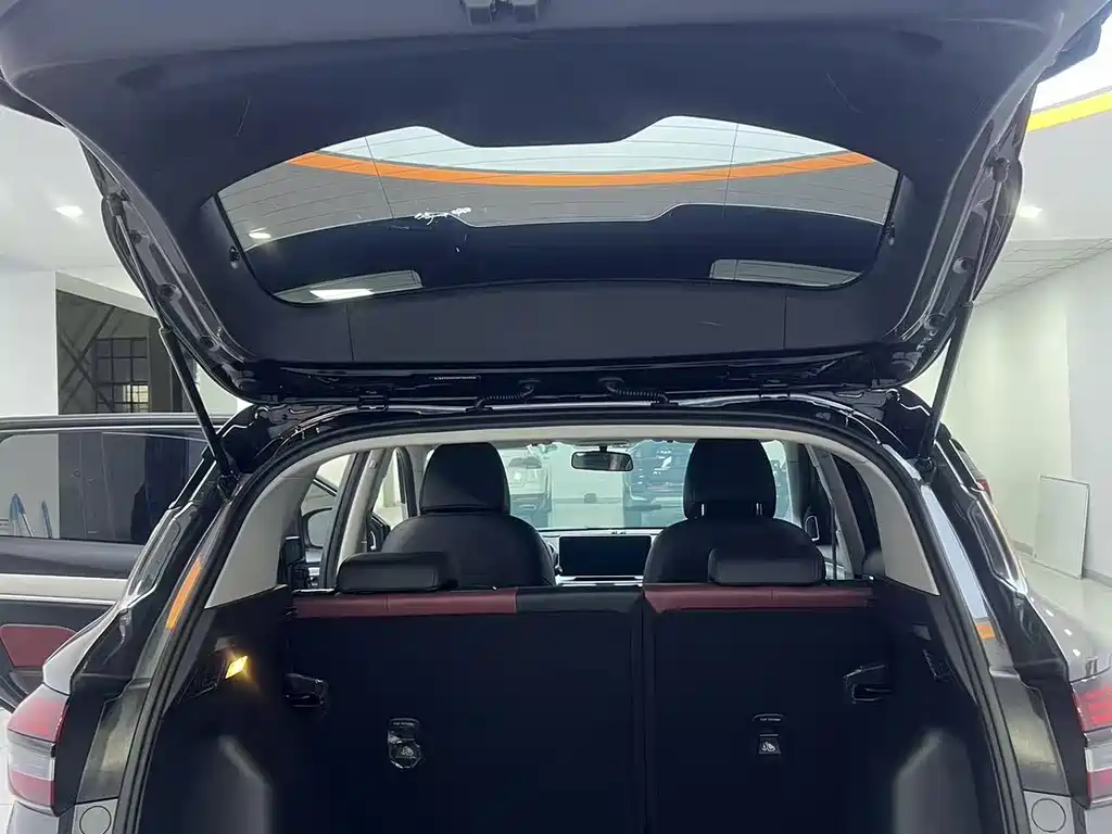 Geely Binyue — миниатюра 17