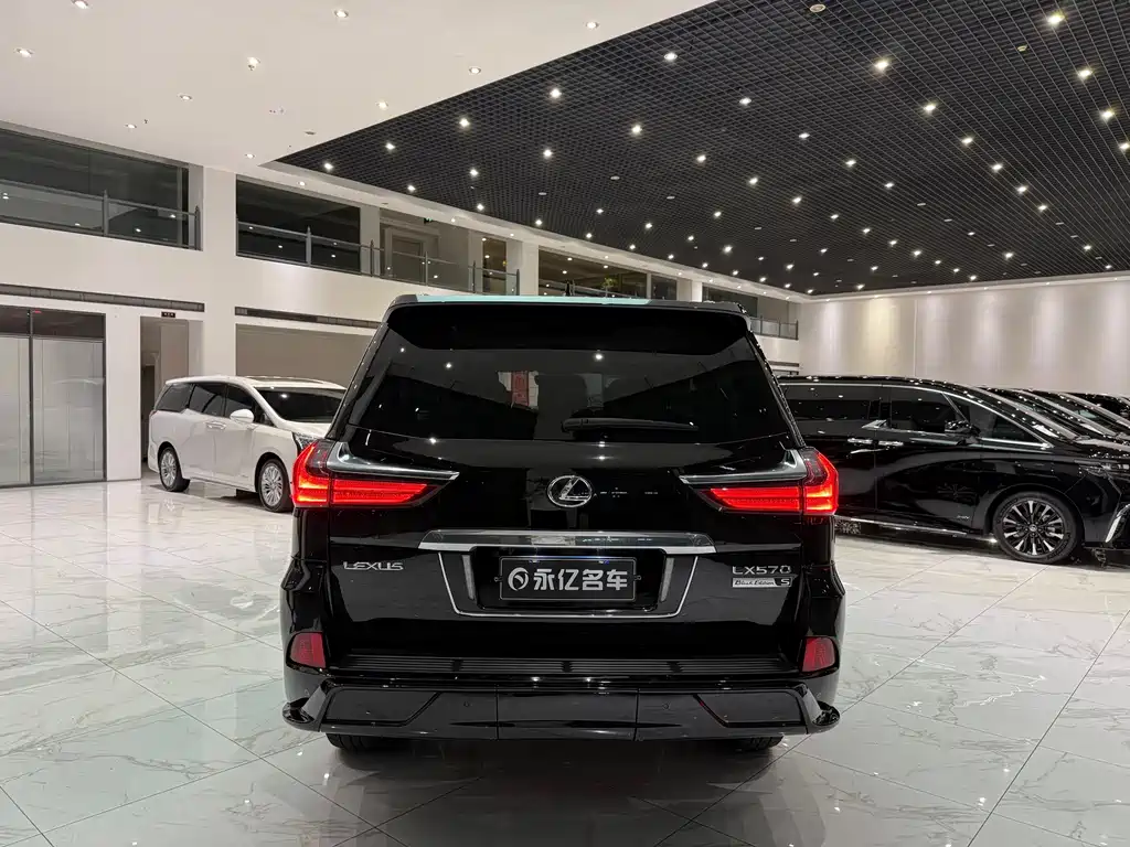 Lexus LX — миниатюра 18