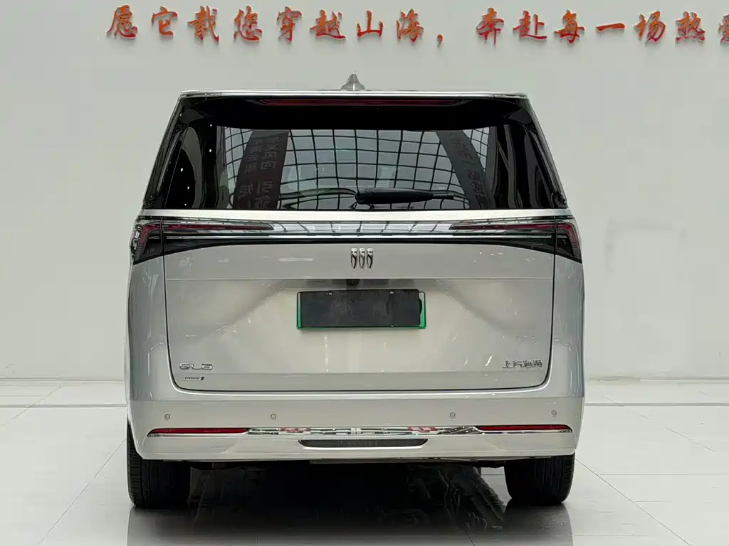 Buick GL8 Hybrid — миниатюра 8