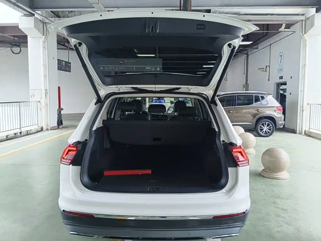 Volkswagen Tiguan L — миниатюра 19