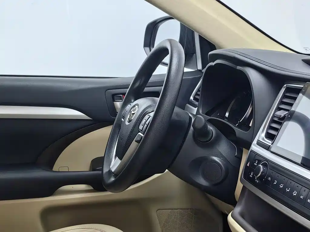 Toyota Highlander — миниатюра 22