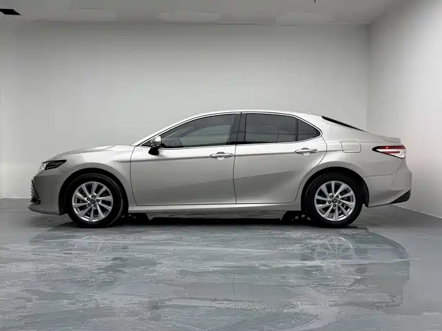Toyota Camry — миниатюра 7
