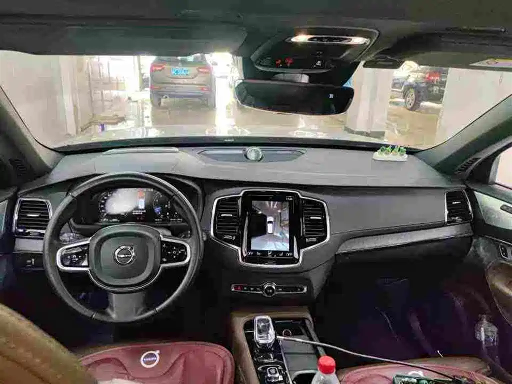 Volvo XC90 — миниатюра 7