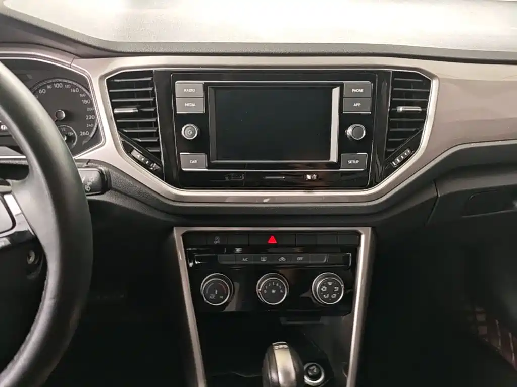 Volkswagen T-Roc — миниатюра 13