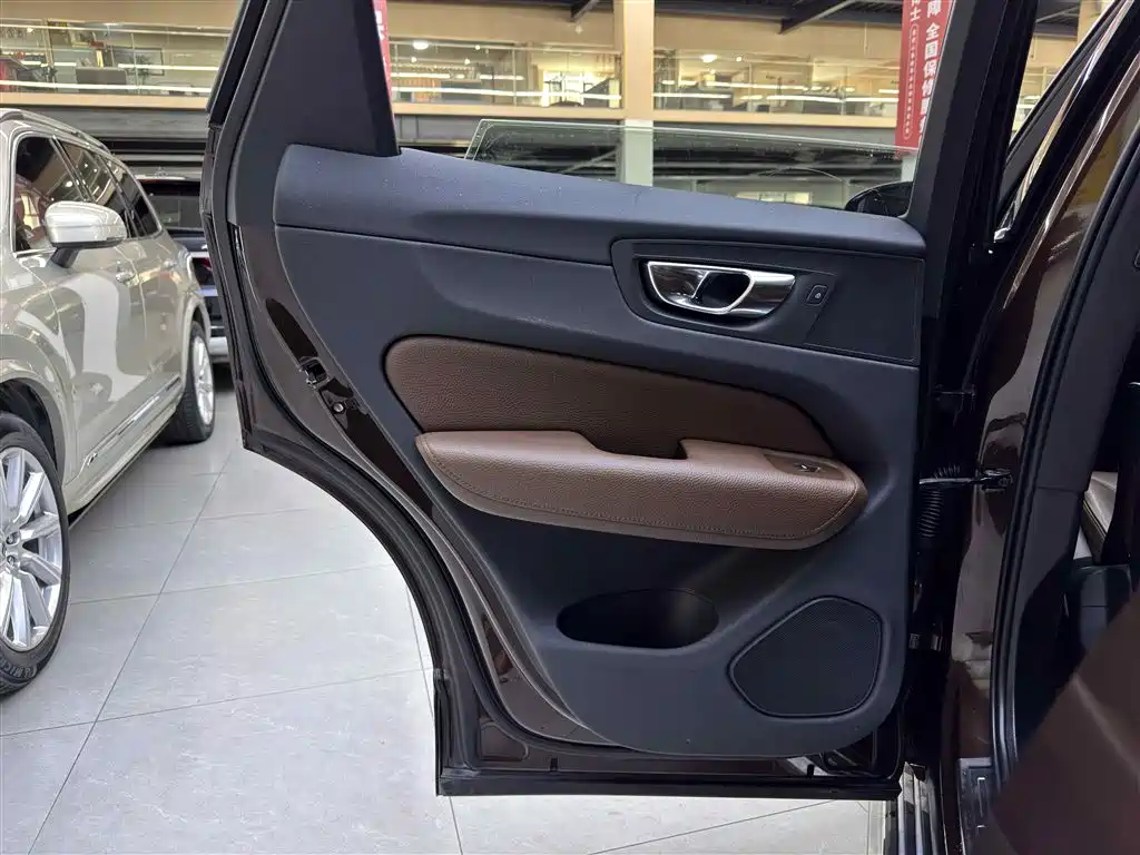 Volvo XC60 — миниатюра 12