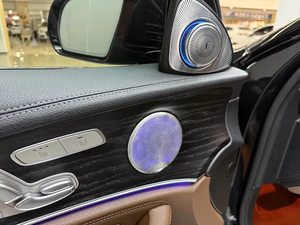 Mercedes-Benz E-Class — миниатюра 14