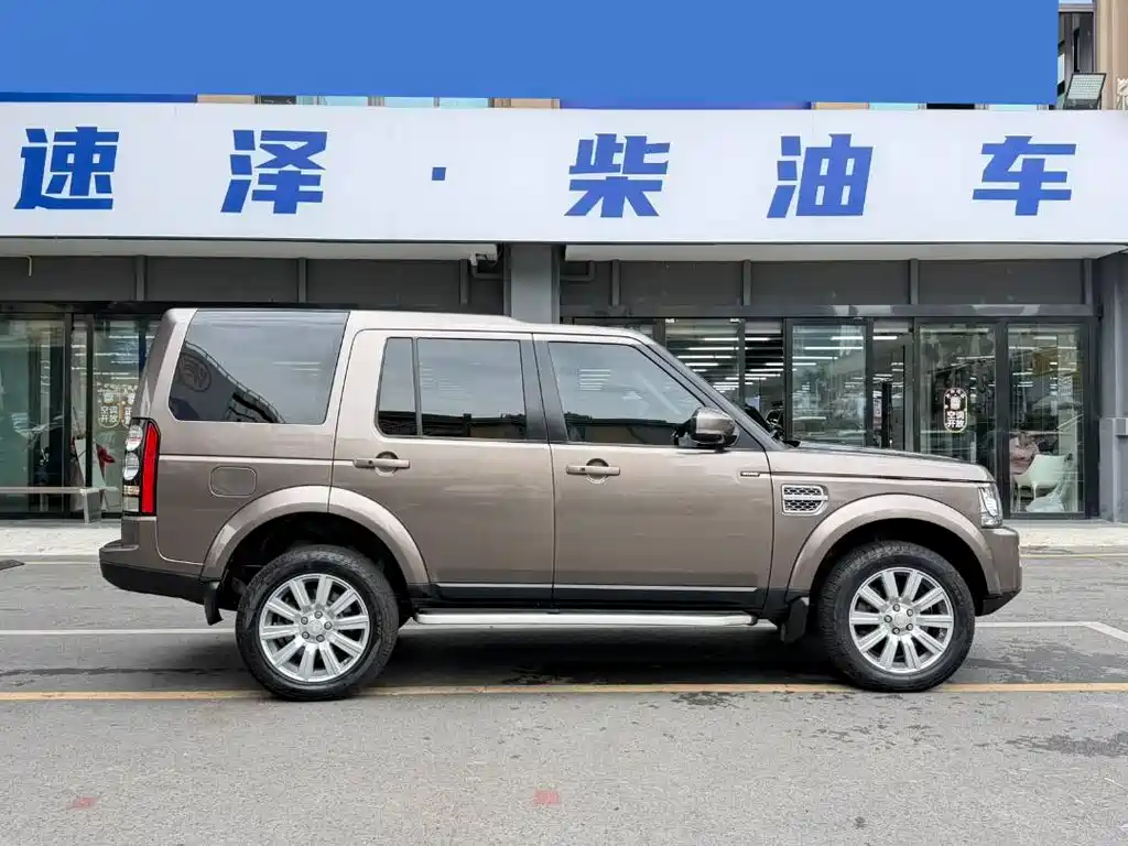 Land Rover Discovery — миниатюра 6