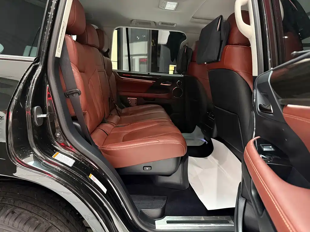 Lexus LX — миниатюра 12