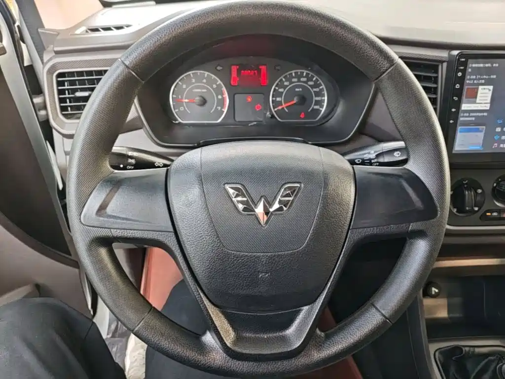 Wuling Hongguang V — миниатюра 11
