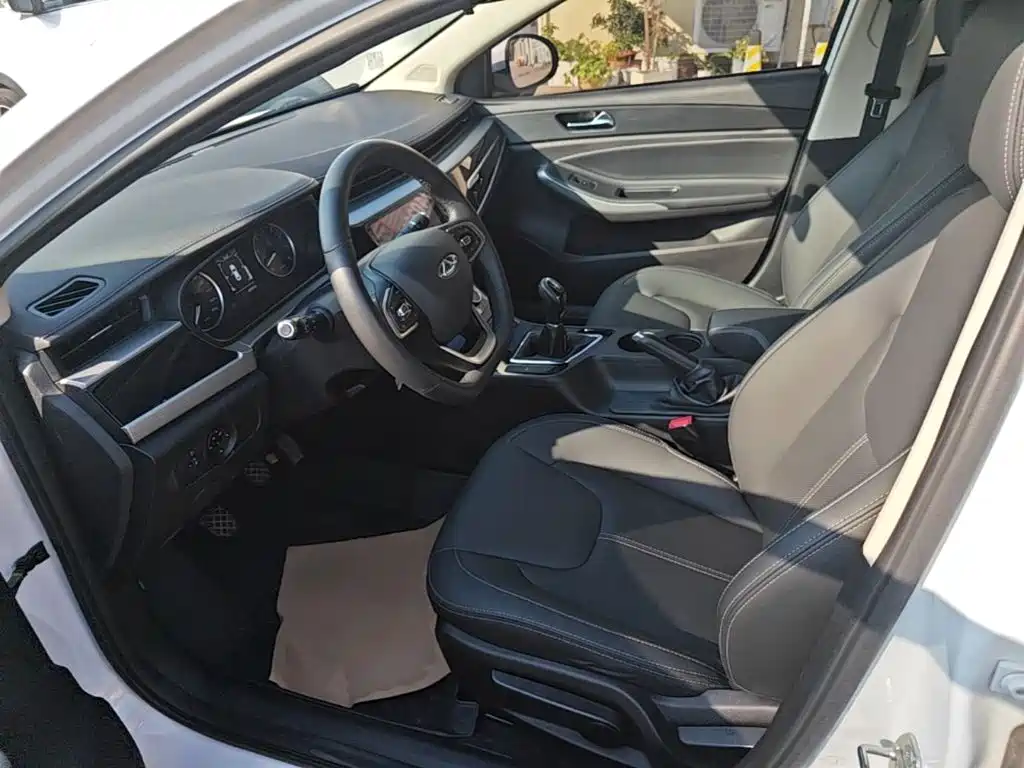 Chery Arrizo 5 — миниатюра 15