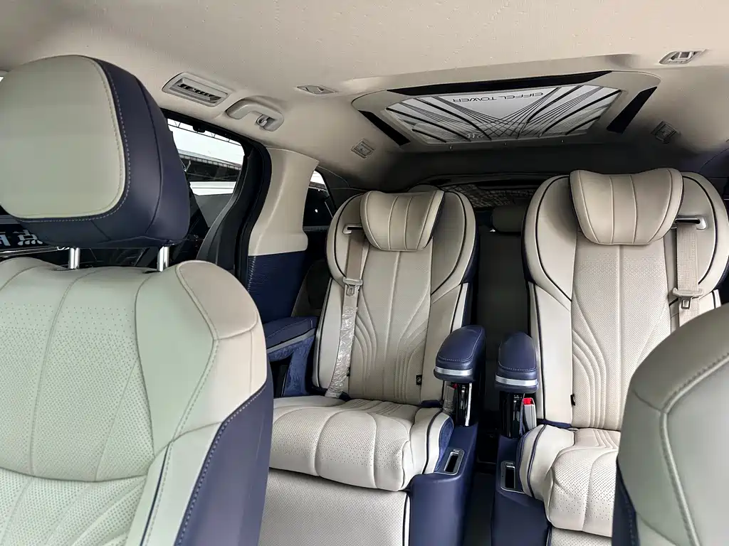 Toyota Sienna — миниатюра 6