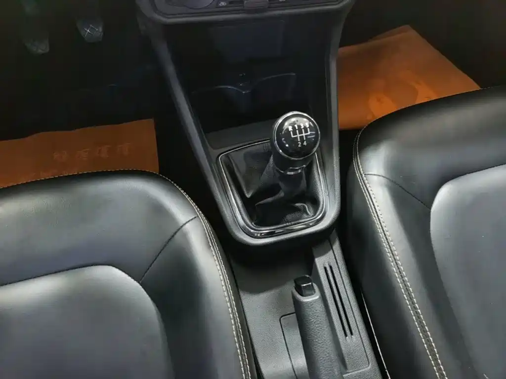 Volkswagen Santana — миниатюра 14