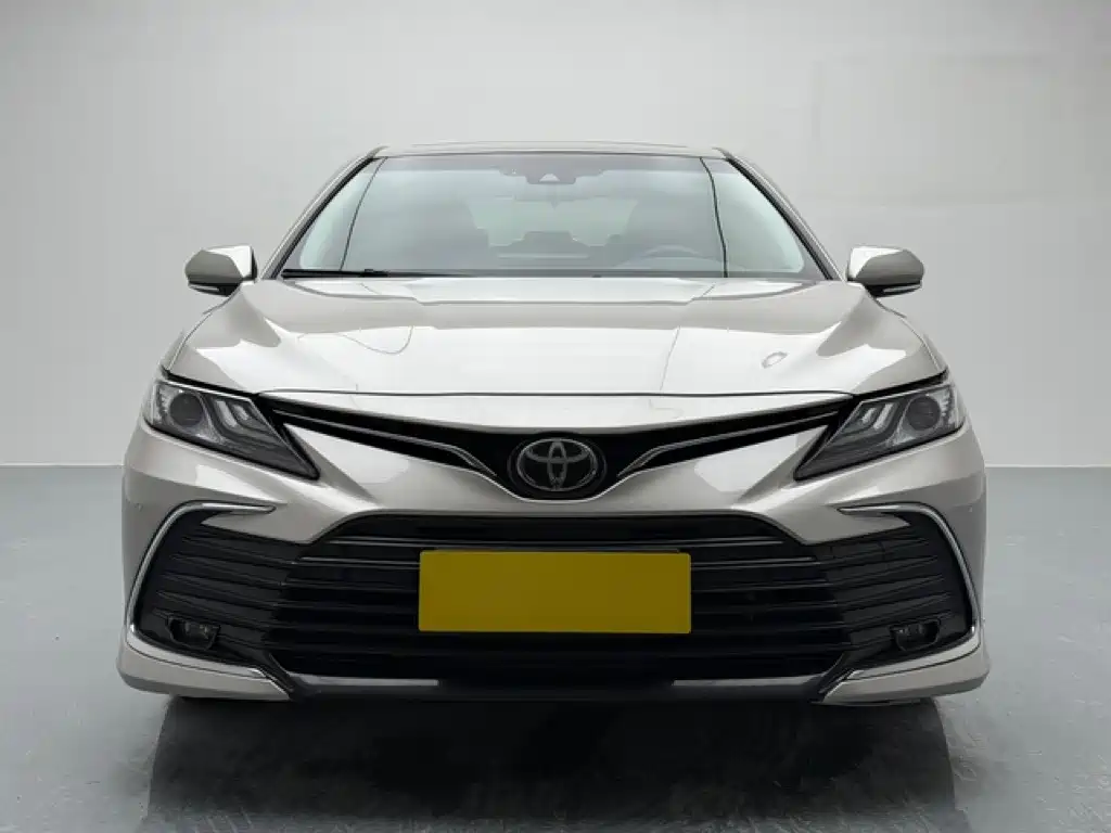 Toyota Camry — миниатюра 2