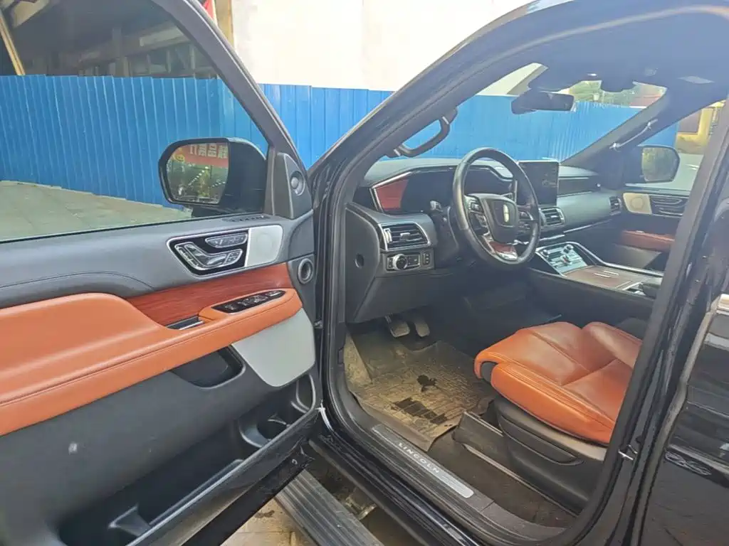 Lincoln Navigator — миниатюра 19