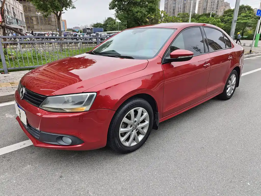 Volkswagen Sagitar 2013