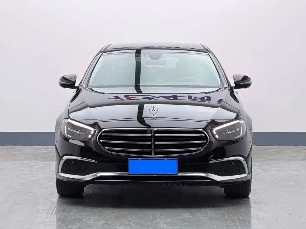 Mercedes-Benz E-Class — миниатюра 2