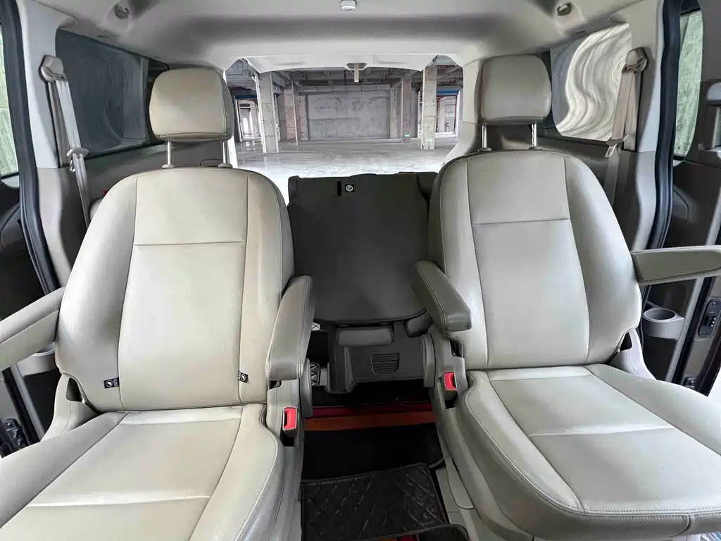 Ford Tourneo — миниатюра 11