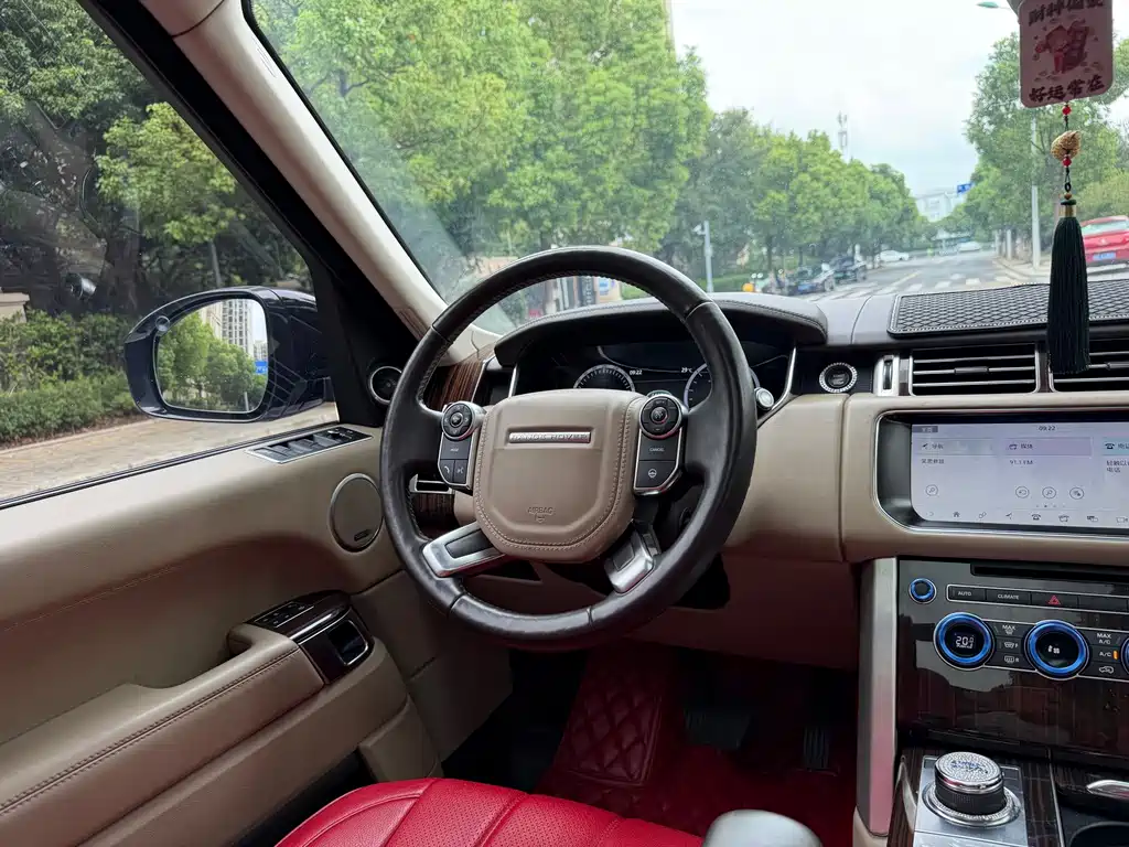 Land Rover Range Rover — миниатюра 17