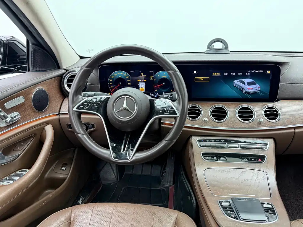 Mercedes-Benz E-Class — миниатюра 8
