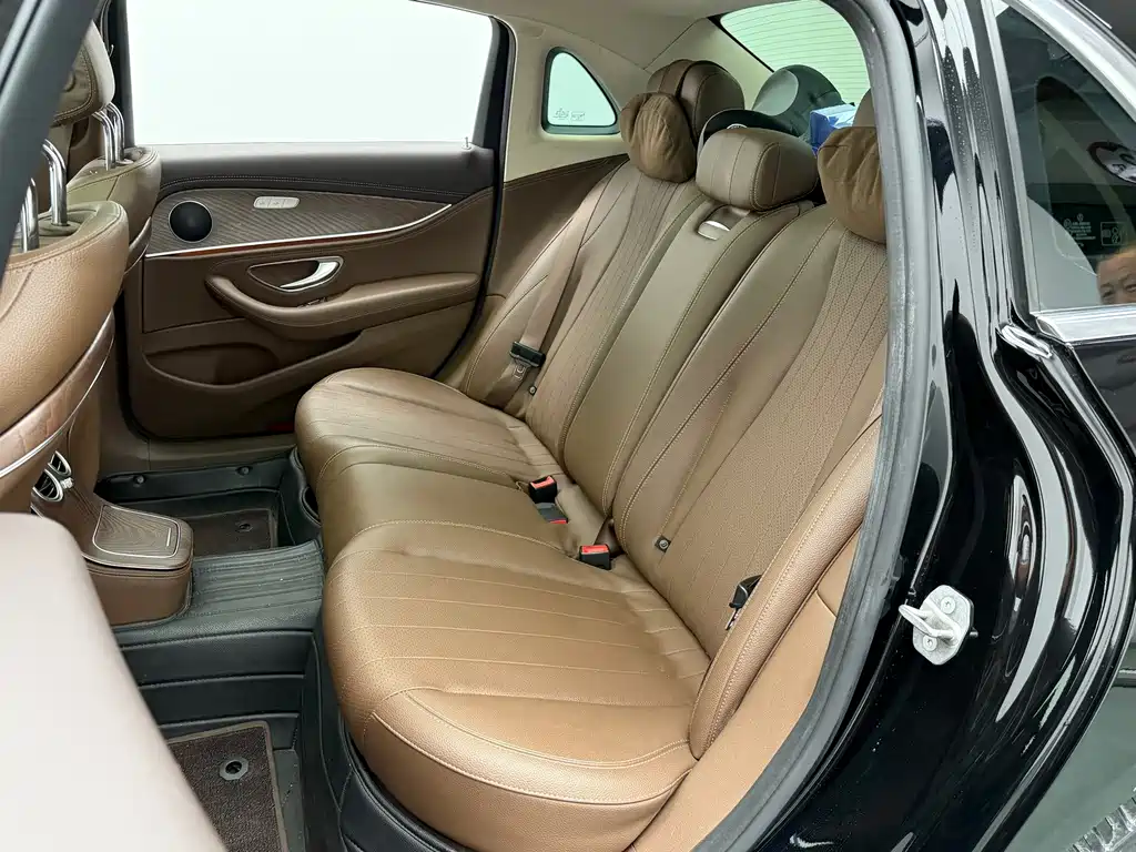 Mercedes-Benz E-Class — миниатюра 22