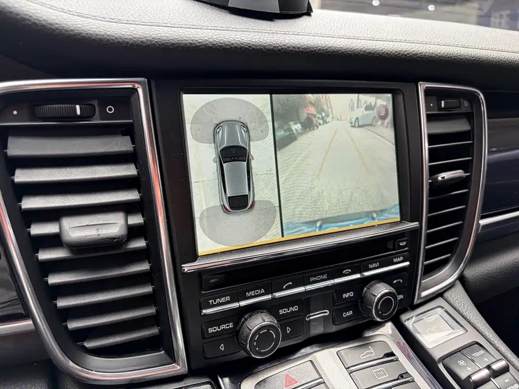 Porsche Panamera — миниатюра 7