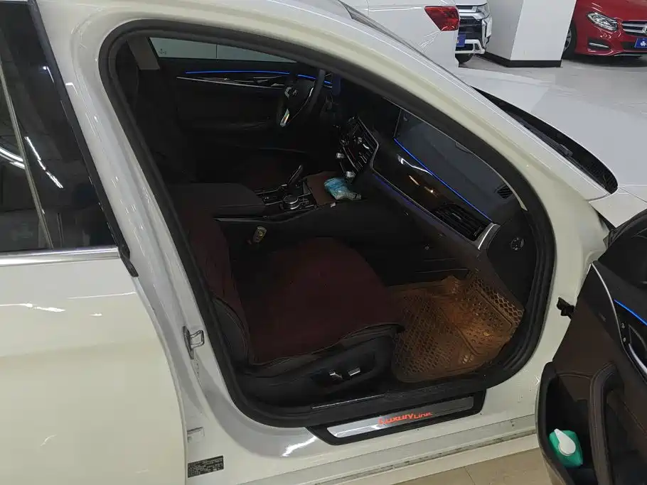 BMW 5 Series — миниатюра 8