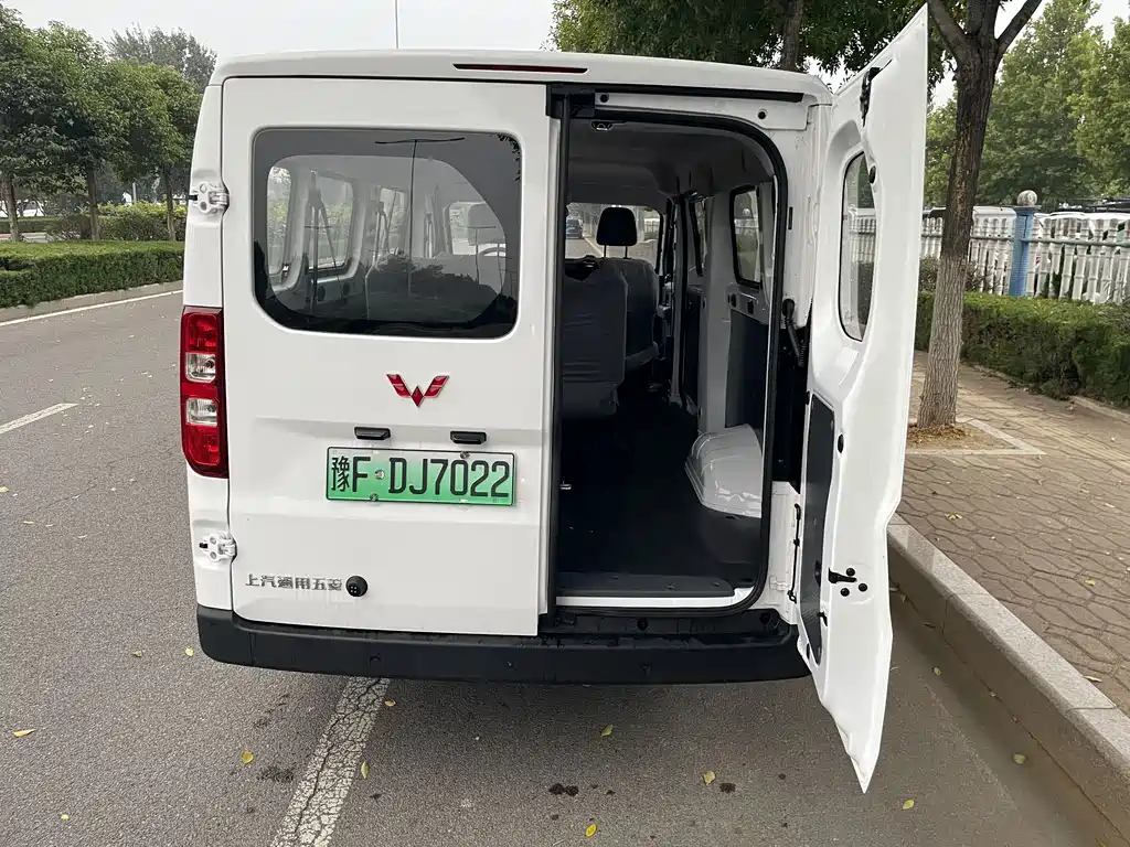 Wuling Yangguang — миниатюра 6