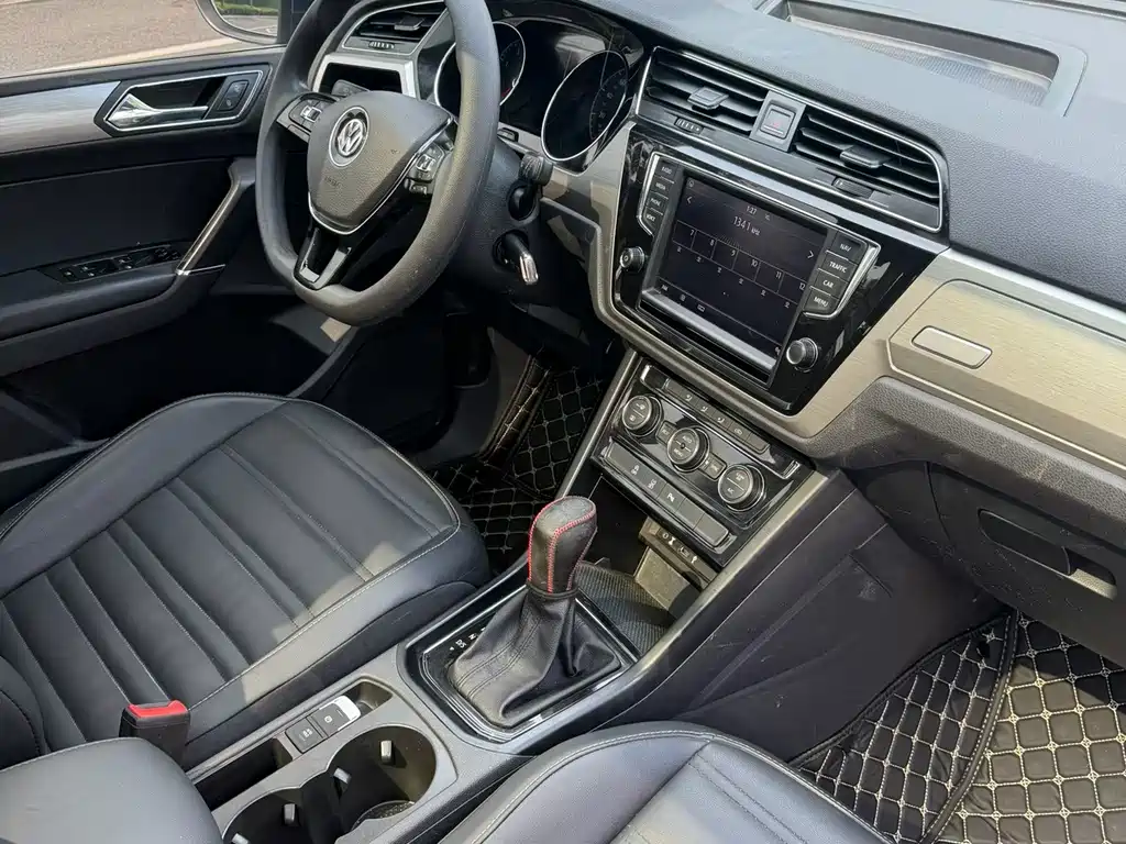 Volkswagen Touran — миниатюра 6