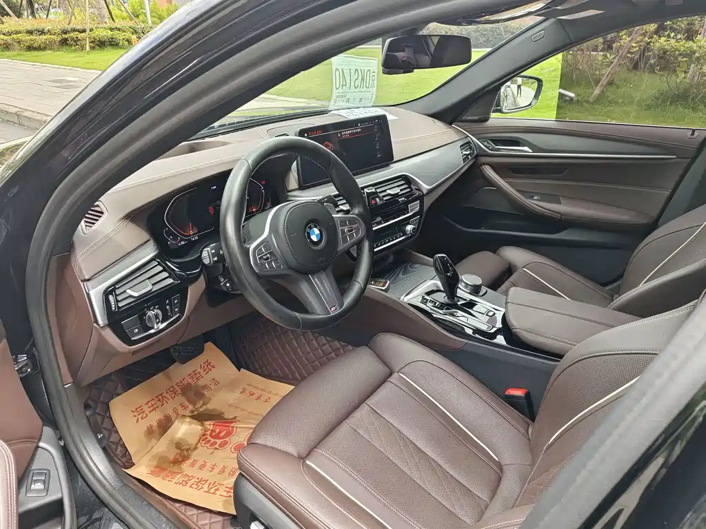 BMW 5 Series — миниатюра 9