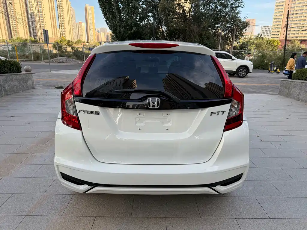 Honda Fit — миниатюра 5