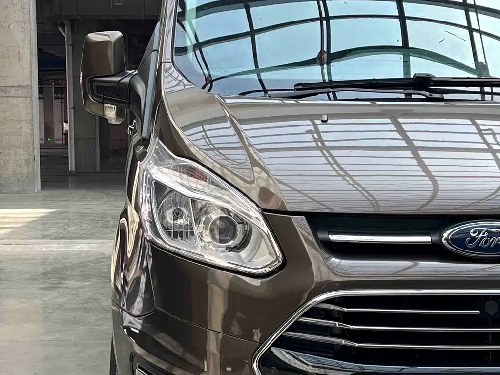 Ford Tourneo — миниатюра 2