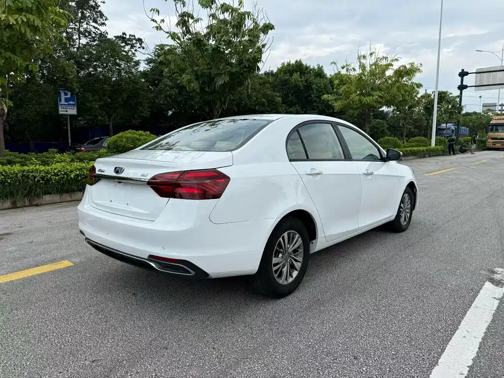 Geely Emgrand — миниатюра 4