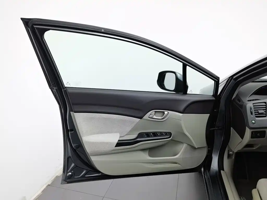 Honda Civic — миниатюра 8