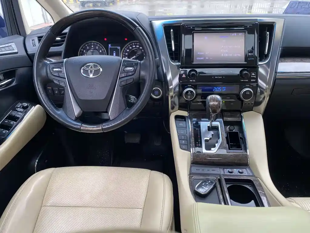 Toyota Alphard 2018 3.5L Luxury