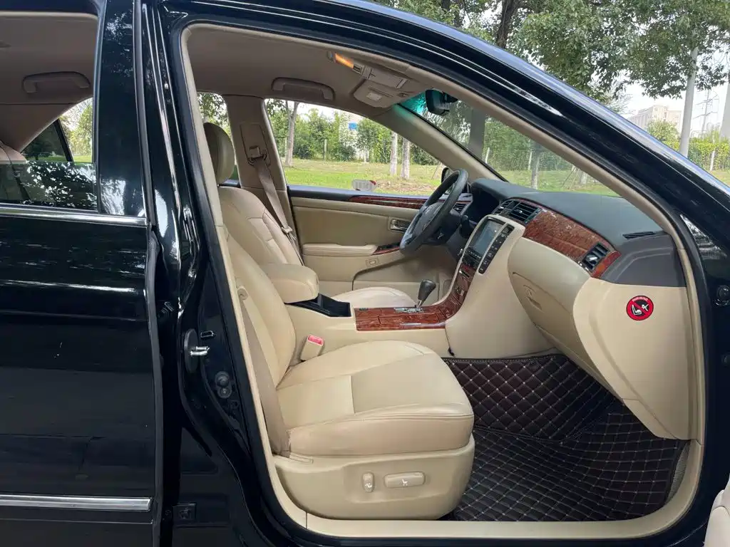Toyota Crown — миниатюра 15
