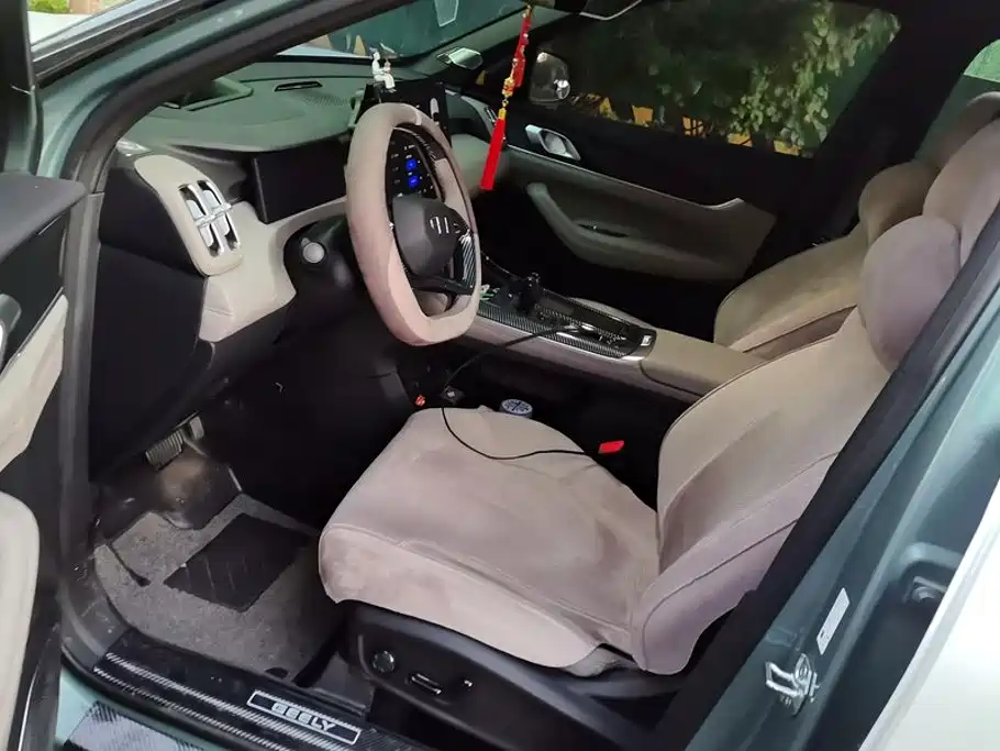 Geely Boyue L — миниатюра 9