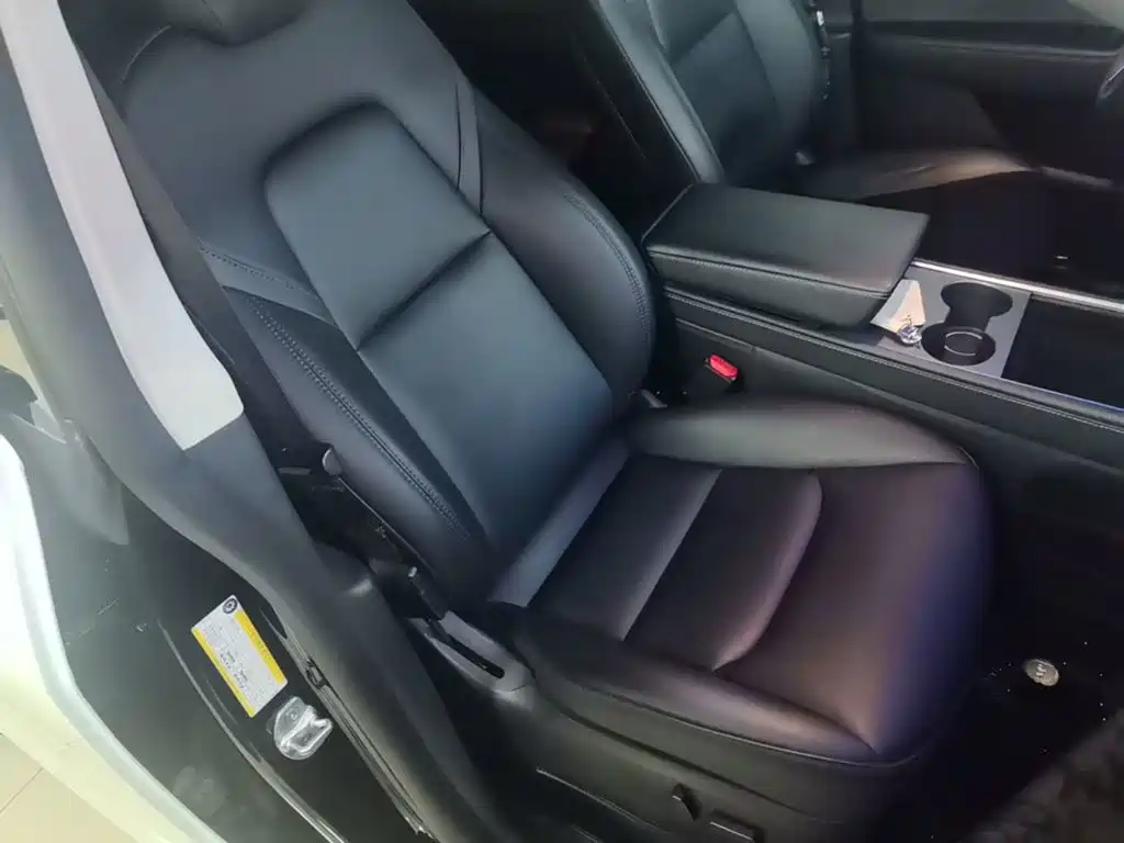 Tesla Model Y — миниатюра 25