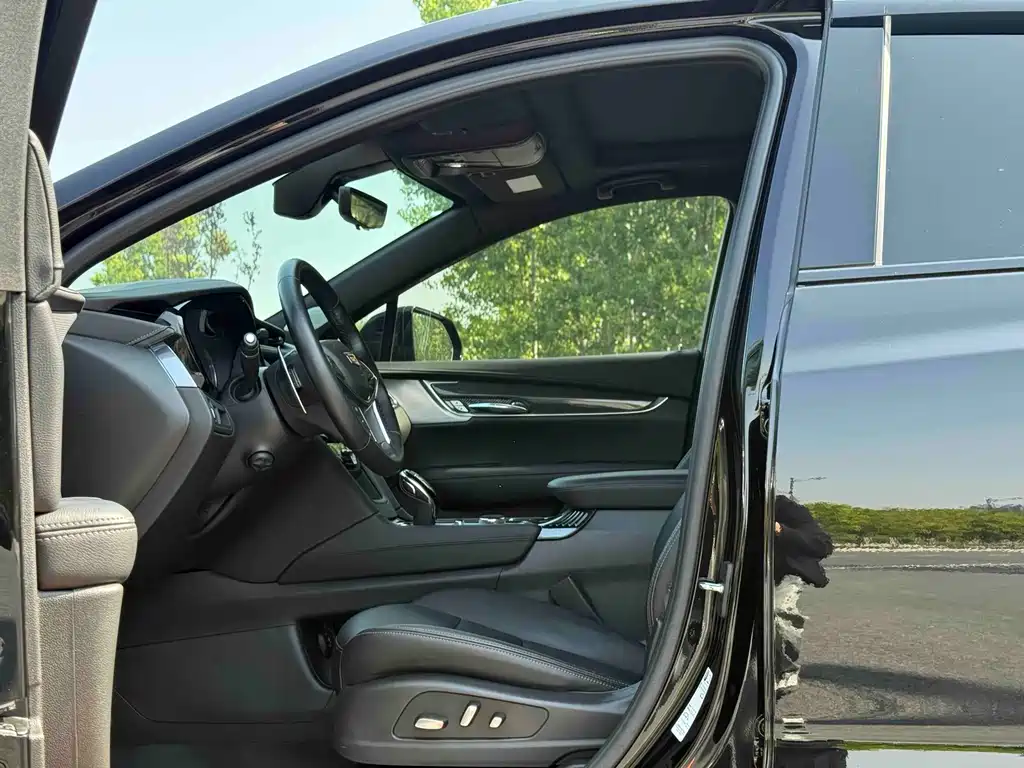 Cadillac XT5 2023 2.0T Luxury