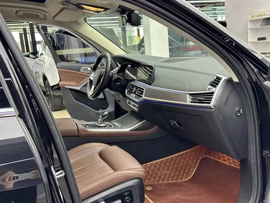 BMW X7 2022 xDrive40i Lead Luxury