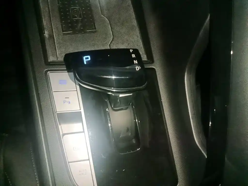 Hyundai Elantra — миниатюра 14